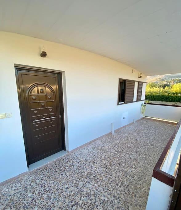 Τέσσερις Εποχές Apartment Aetos  ภายนอก รูปภาพ